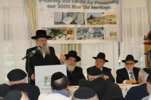 Harav Oelbaum speaking at May 6th meeting